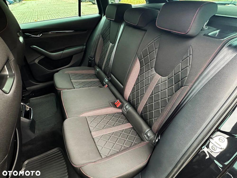 Skoda Octavia 2.0 TDI DSG 4x4 RS - 33