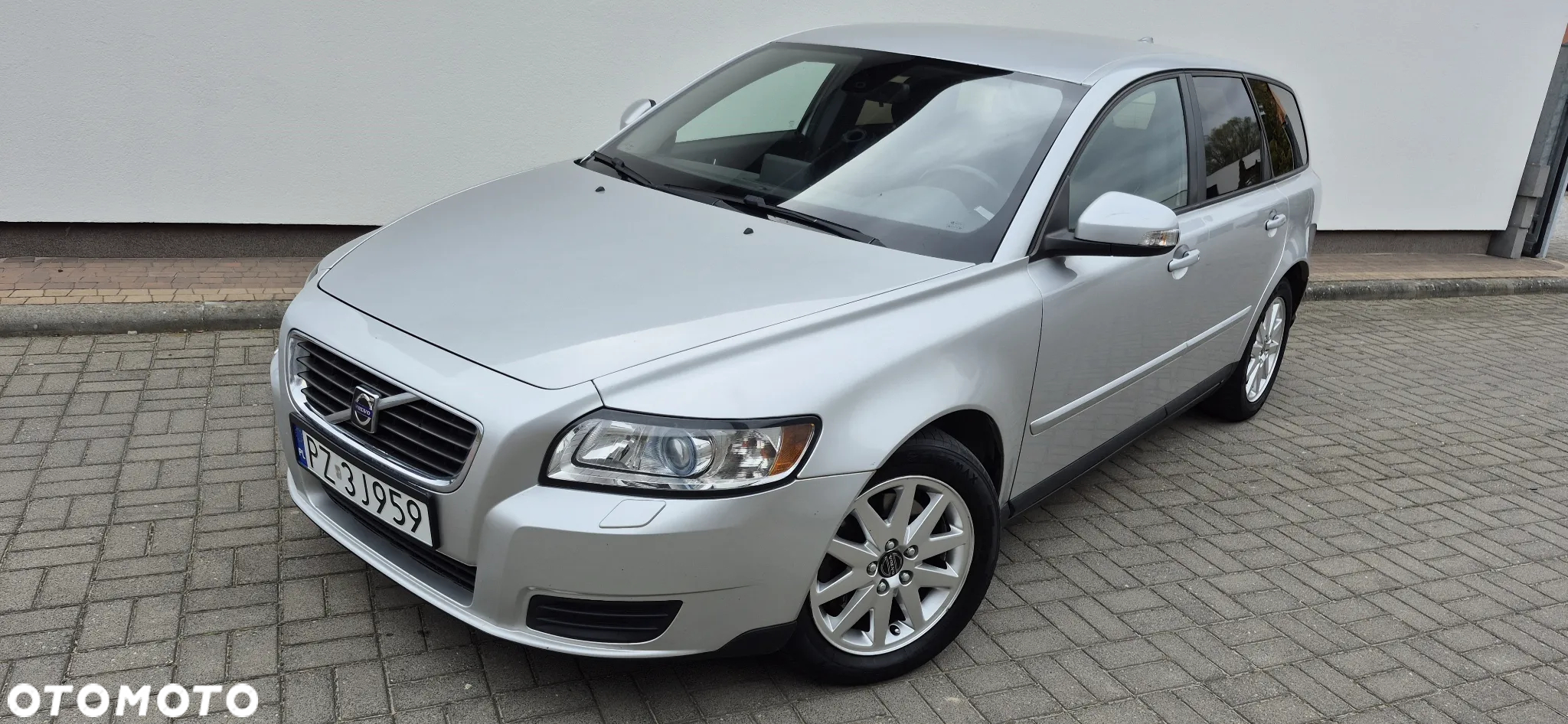 Volvo V50 2.0D R-Design Kinetic - 3