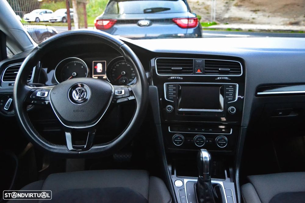 VW Golf Variant 1.6 TDi Highline DSG - 13