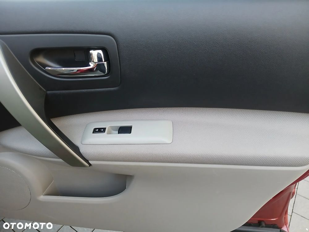 Nissan Rogue - 16