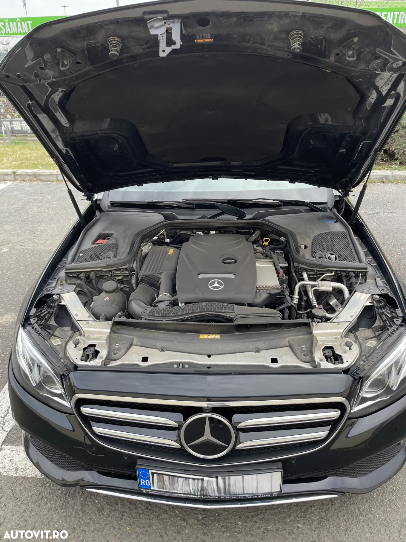 Mercedes-Benz E 200 4Matic T 9G-TRONIC Avantgarde - 29