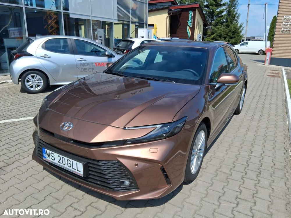 Toyota Camry - 3