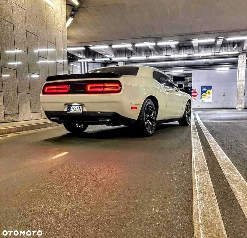 Dodge Challenger 3.6 SXT - 3