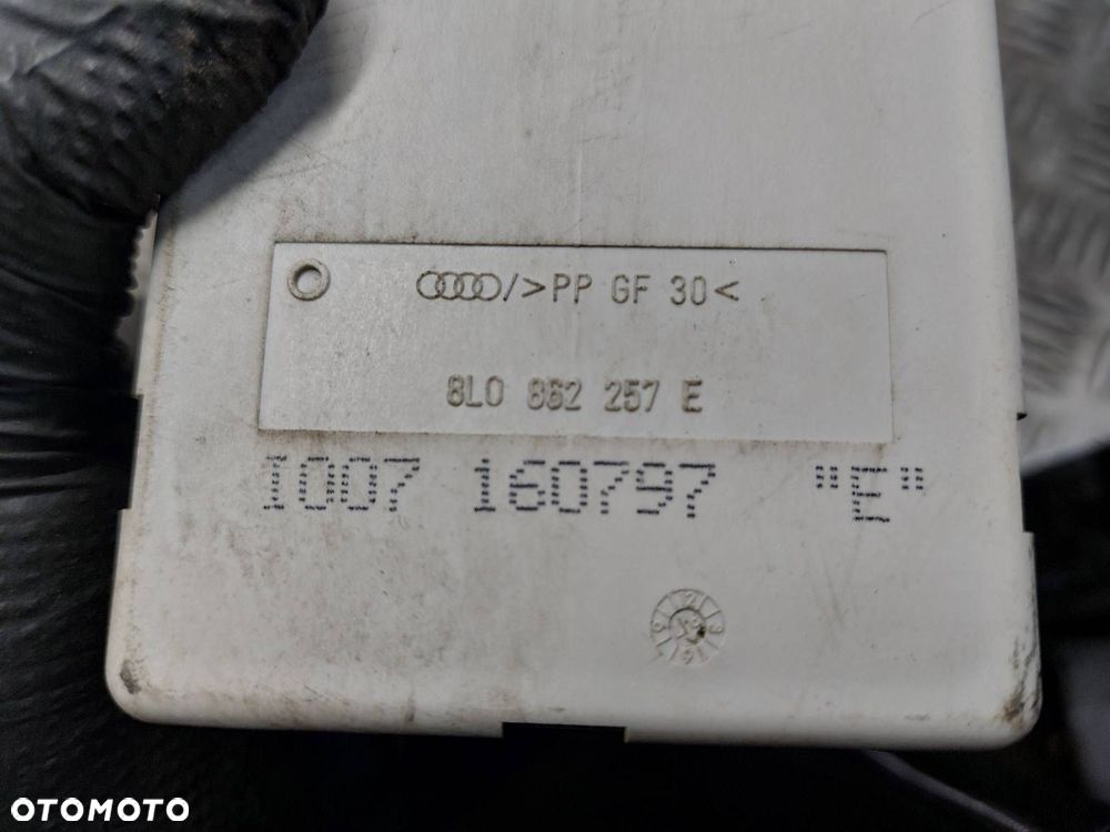 POMPKA ZAMKA CENTRALNEGO AUDI A4 B5 8L0862257E - 4