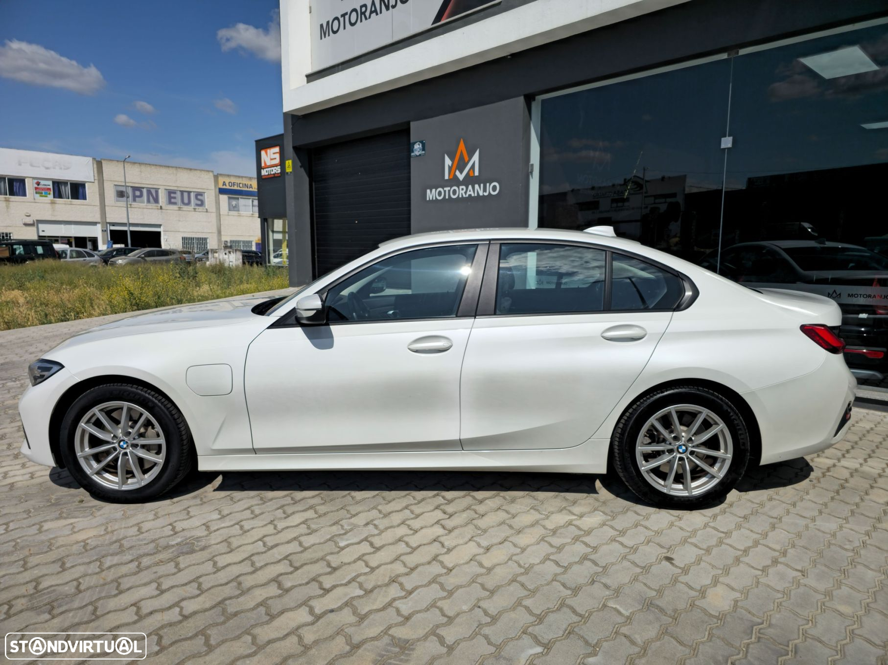 BMW 330 e Auto - 8