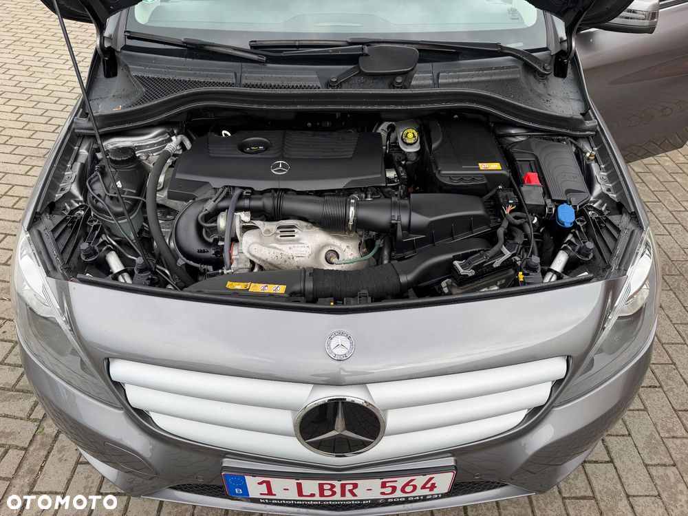 Mercedes-Benz Klasa B 180 7G-DCT Edition - 40