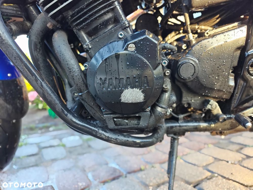Yamaha FZS - 10
