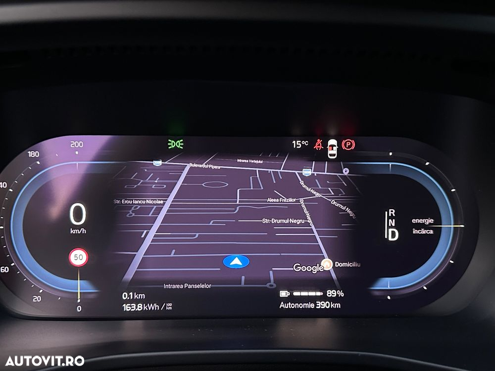 Volvo XC 40 Recharge Single Motor RWD Plus - 11