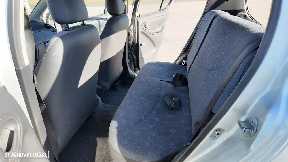 Toyota Yaris 1.0 Luna - 12