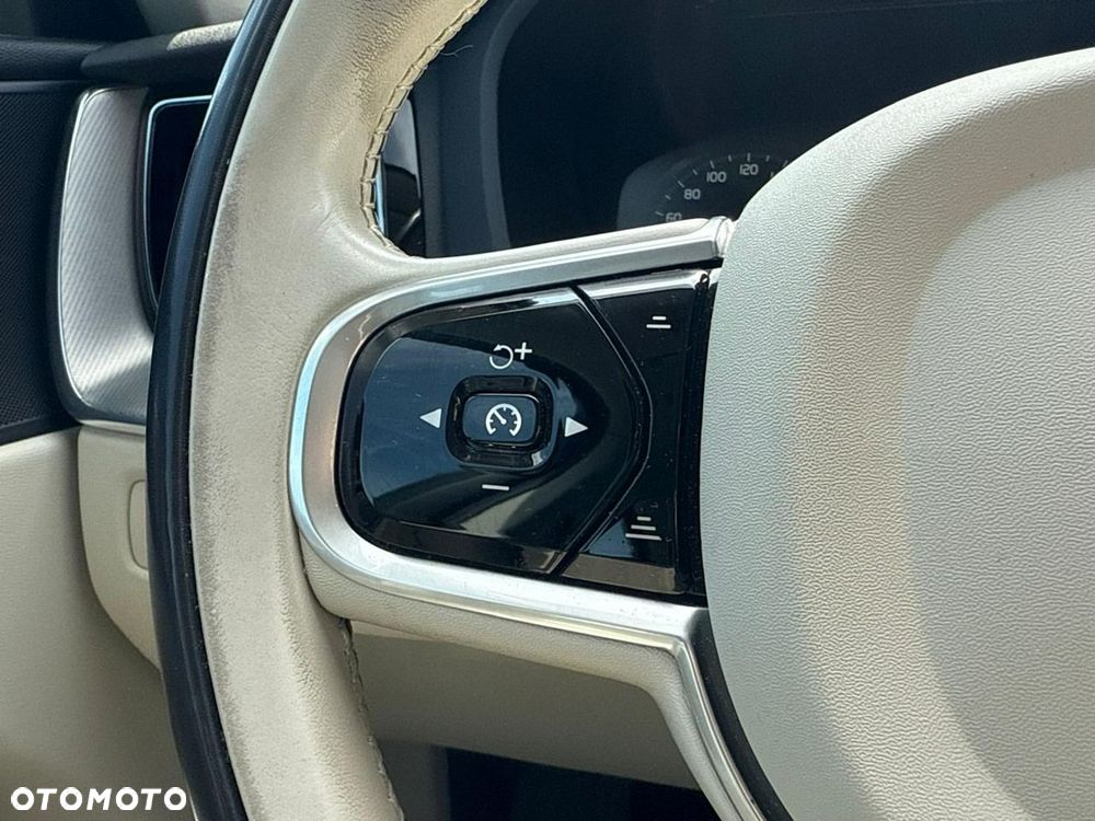 Volvo XC 60 B5 D AWD Geartronic Inscription - 39
