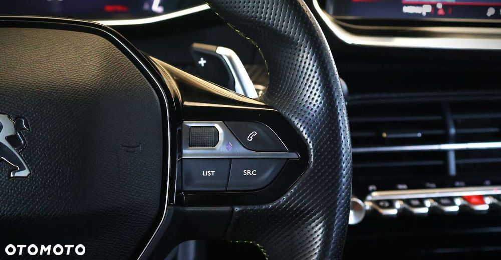 Peugeot 208 - 23