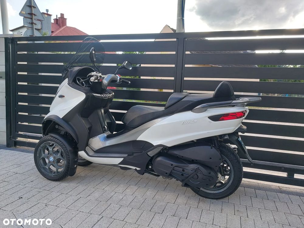 Piaggio MP-3 - 7