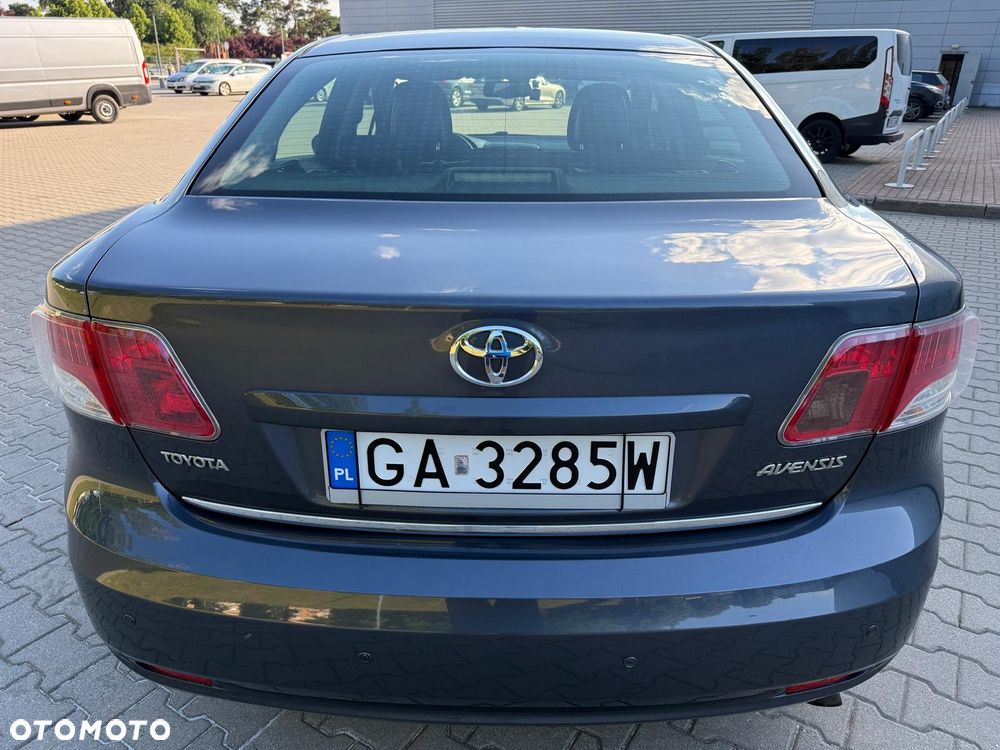 Toyota Avensis - 13