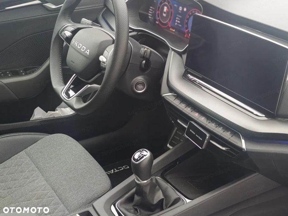 Skoda Octavia 1.5 TSI Sportline - 10