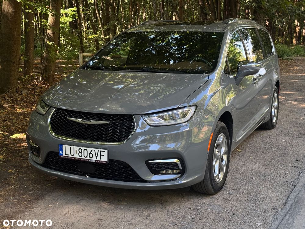 Chrysler Pacifica - 1