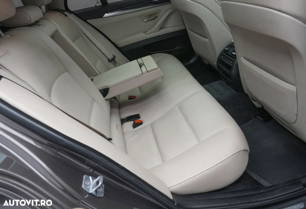 BMW Seria 5 520d Touring Aut. Luxury Line - 17