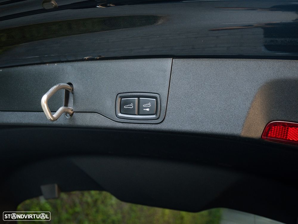 Porsche Taycan Cross Turismo 4S - 52