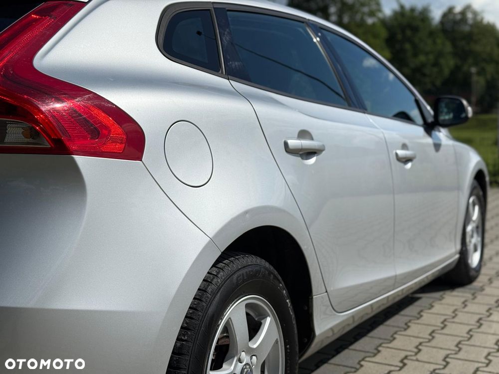 Volvo V40 D2 Momentum - 14