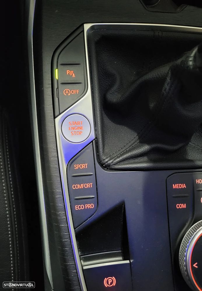 BMW 318 d Luxury Line - 43