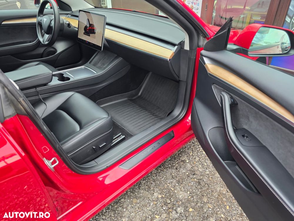 TESLA Model 3 2023 — imagine 18