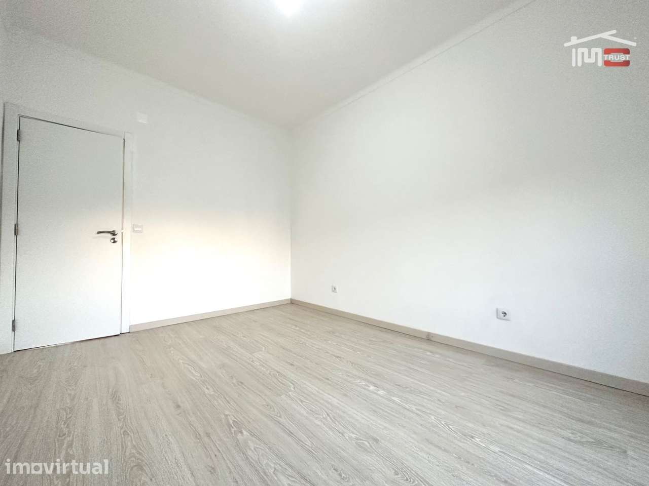Apartamento T1 Totalmente Remodelado - Grande imagem: 2/14