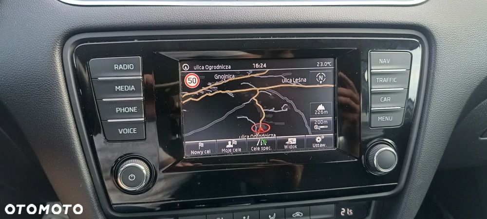 Skoda Octavia 1.6 TDI DPF DSG Elegance - 29