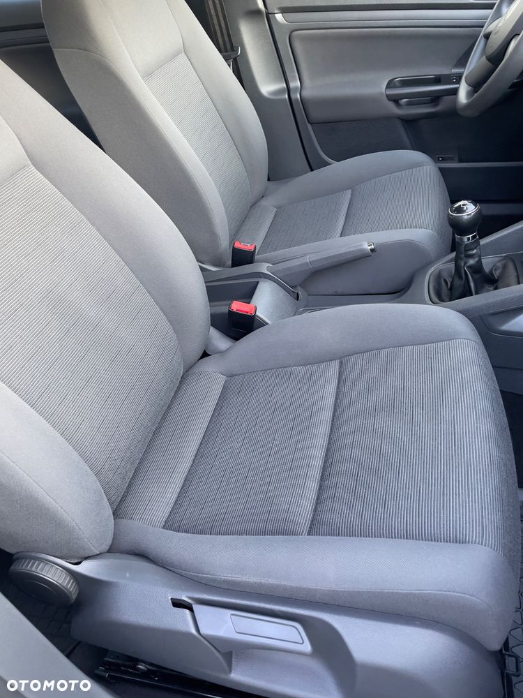 Volkswagen Golf - 29