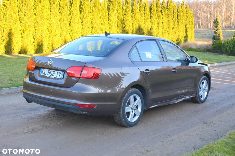 Volkswagen Jetta 1.6 TDI Blue Motion Technology Comfortline - 5