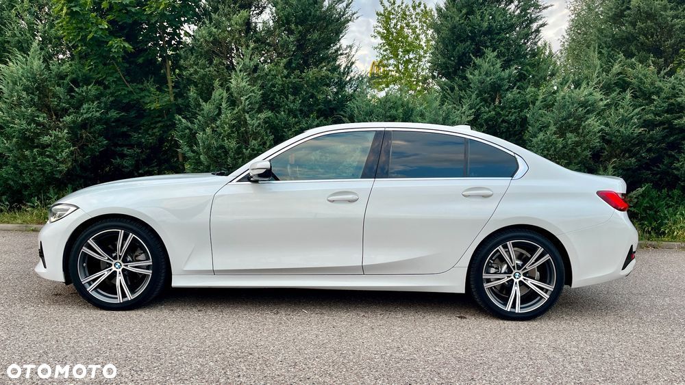 BMW Seria 3 330i Sport Line - 2