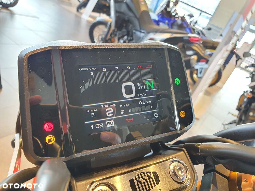 Yamaha XSR - 6