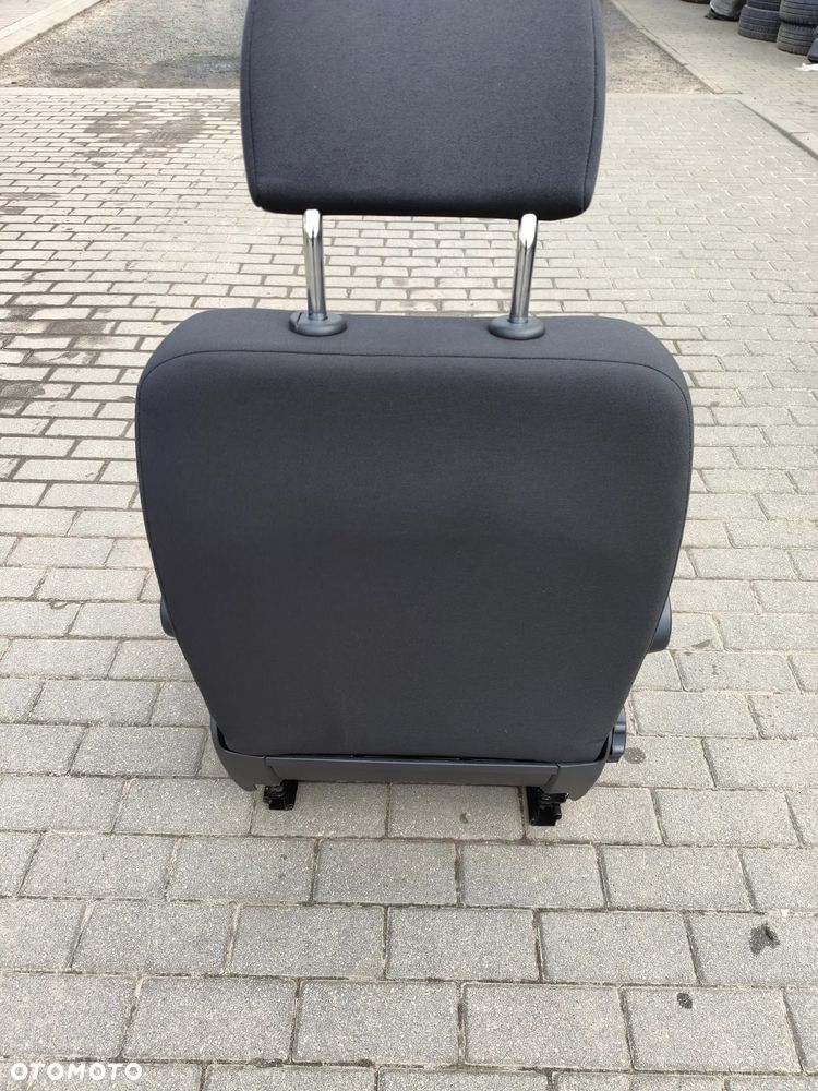 Fotel kierowcy z podłokietnikami VW T6 Austin - 6