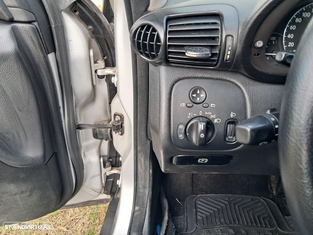 Mercedes-Benz C 200 - 9