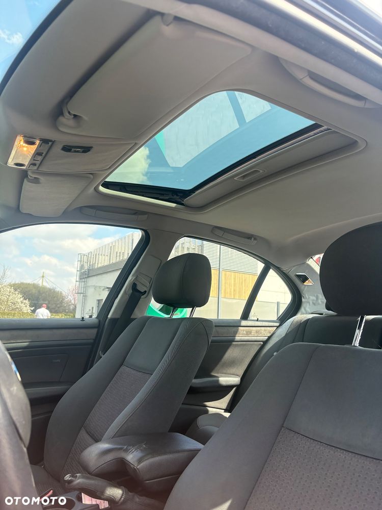 BMW Seria 3 318i - 9