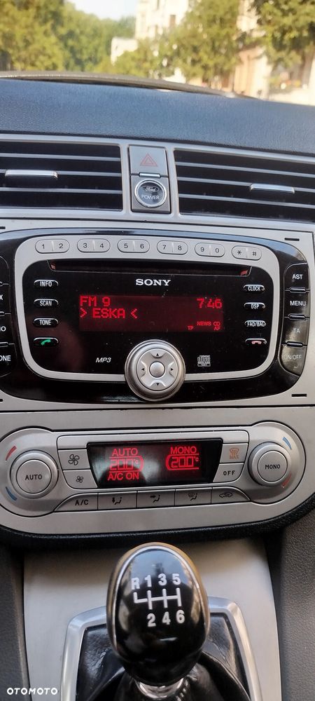 Ford Kuga - 17