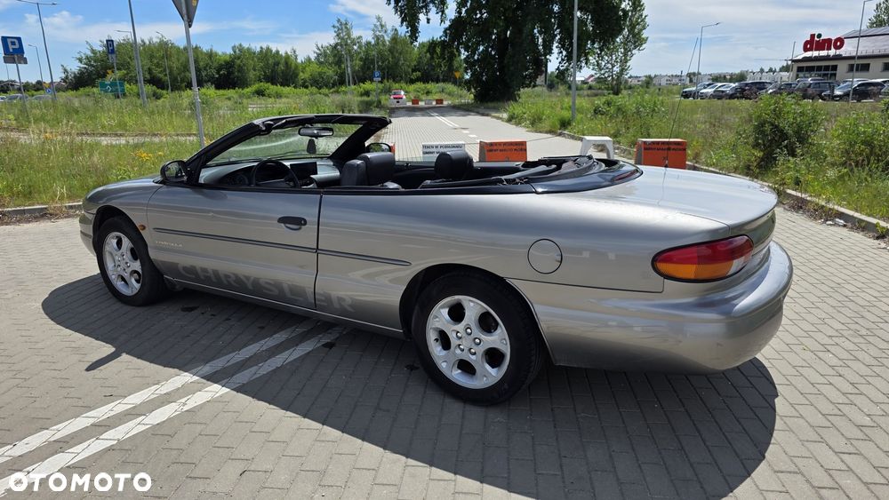 Chrysler Stratus - 4