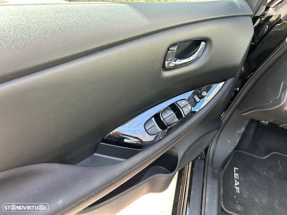 Nissan Leaf N-Connecta - 11