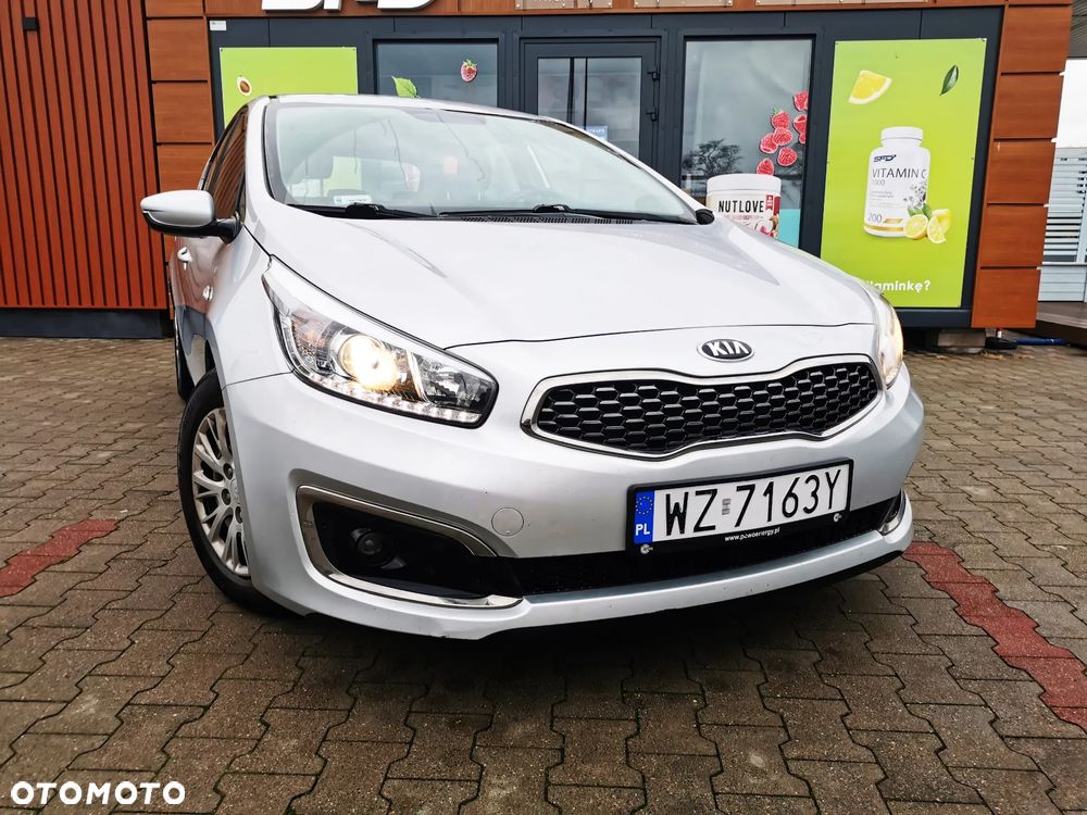 Kia Ceed - 4