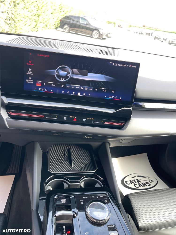 BMW Seria 5 530e Aut. - 33
