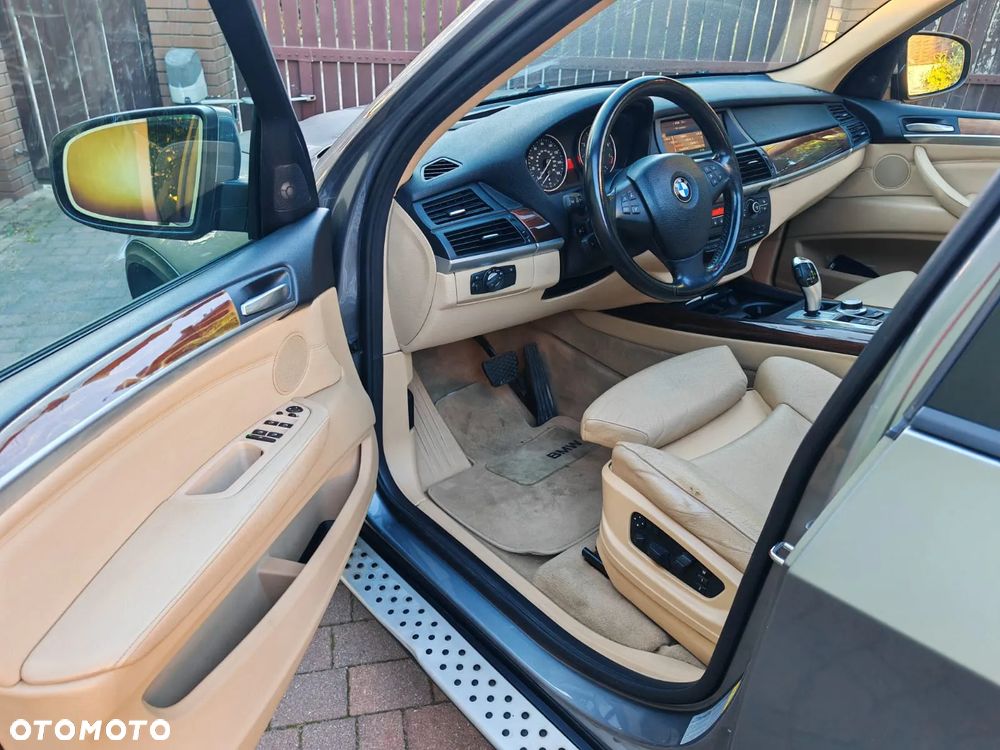 BMW X5 3.0si xDrive - 20
