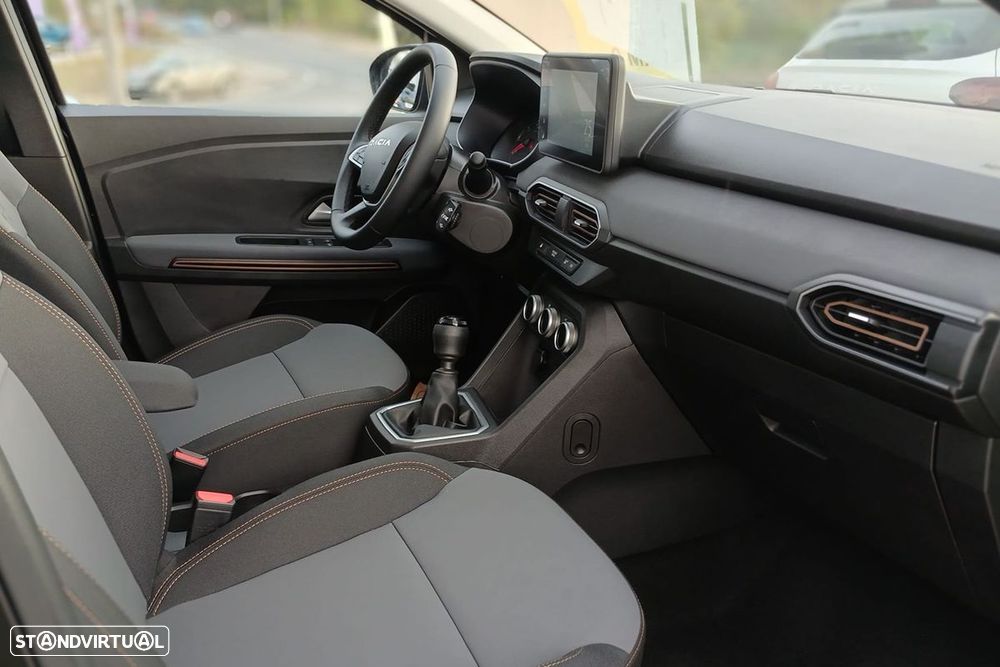 Dacia Sandero - 8