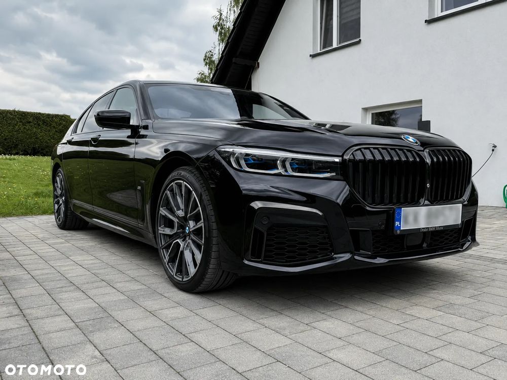 BMW Seria 7 750i xDrive sport - 9