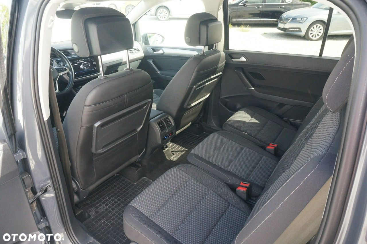 Volkswagen Touran - 24