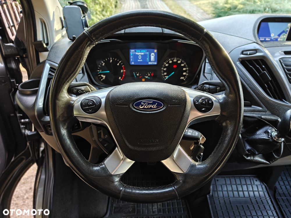 Ford Tourneo Custom - 8