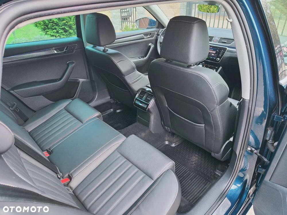 Skoda Superb 2.0 TDI DSG Premium Edition - 9