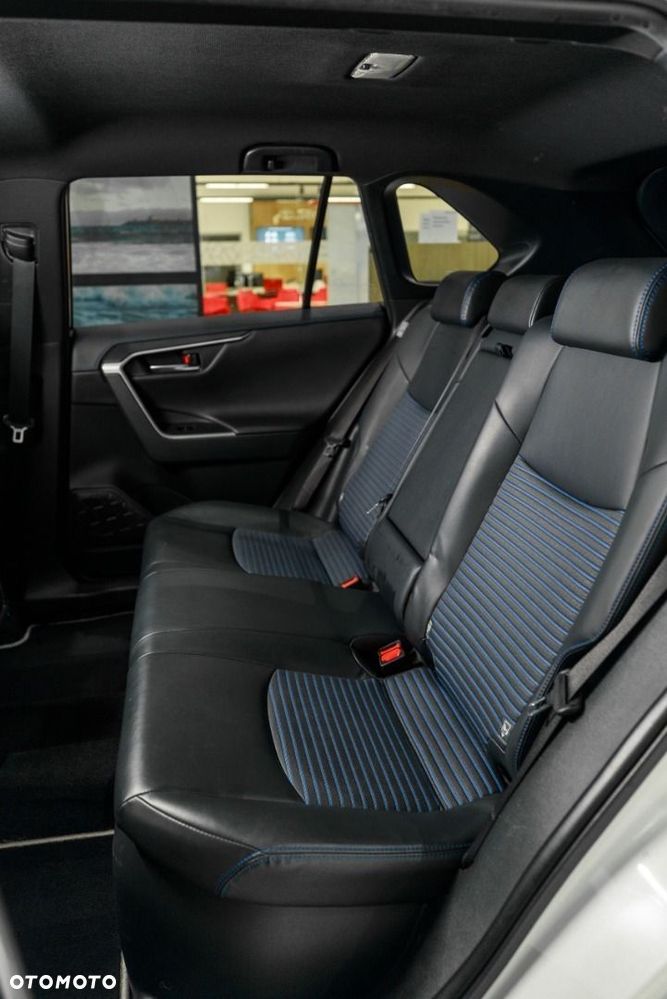 Toyota RAV4 - 11