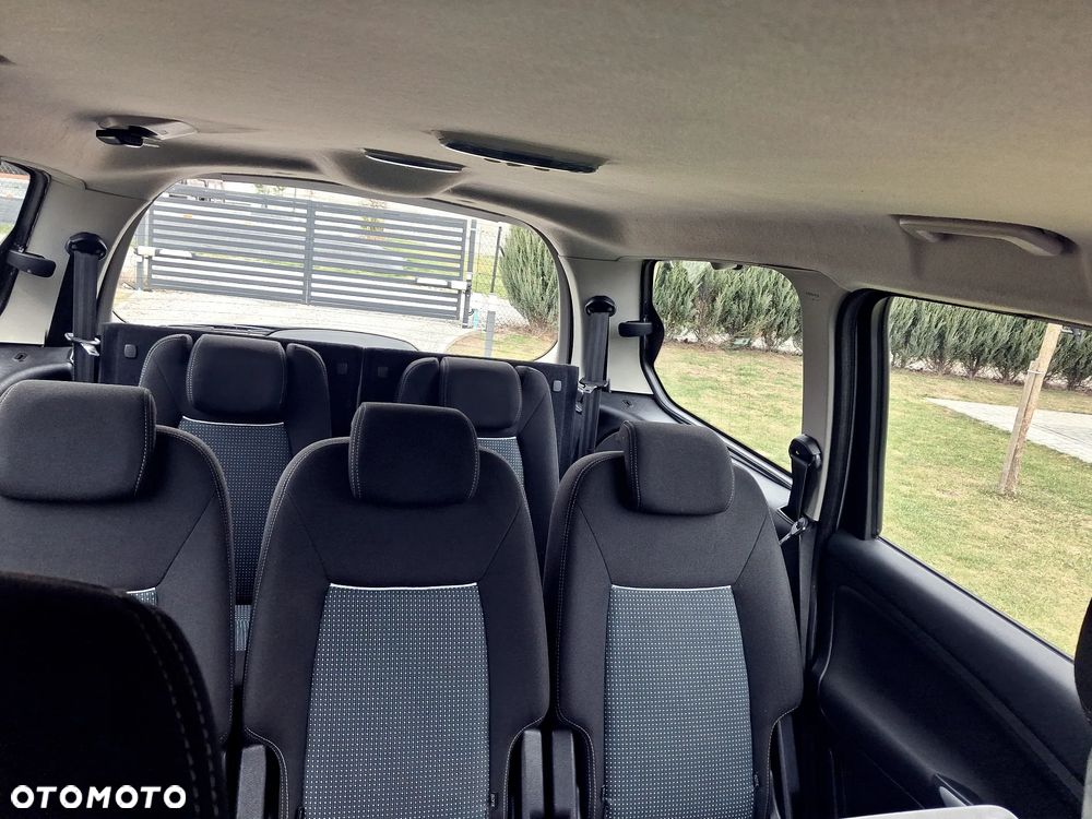 Ford Galaxy 2.0 Ambiente - 28