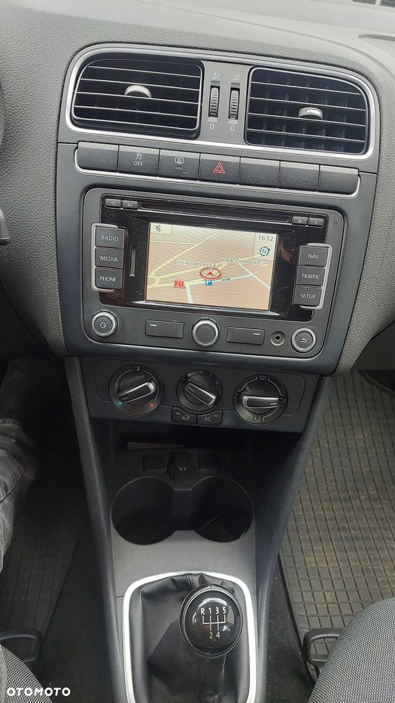 Volkswagen Polo 1.4 16V Highline - 23