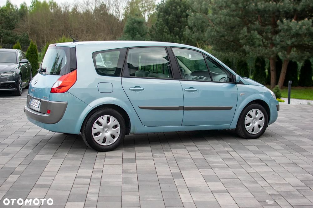 Renault Grand Scenic - 17