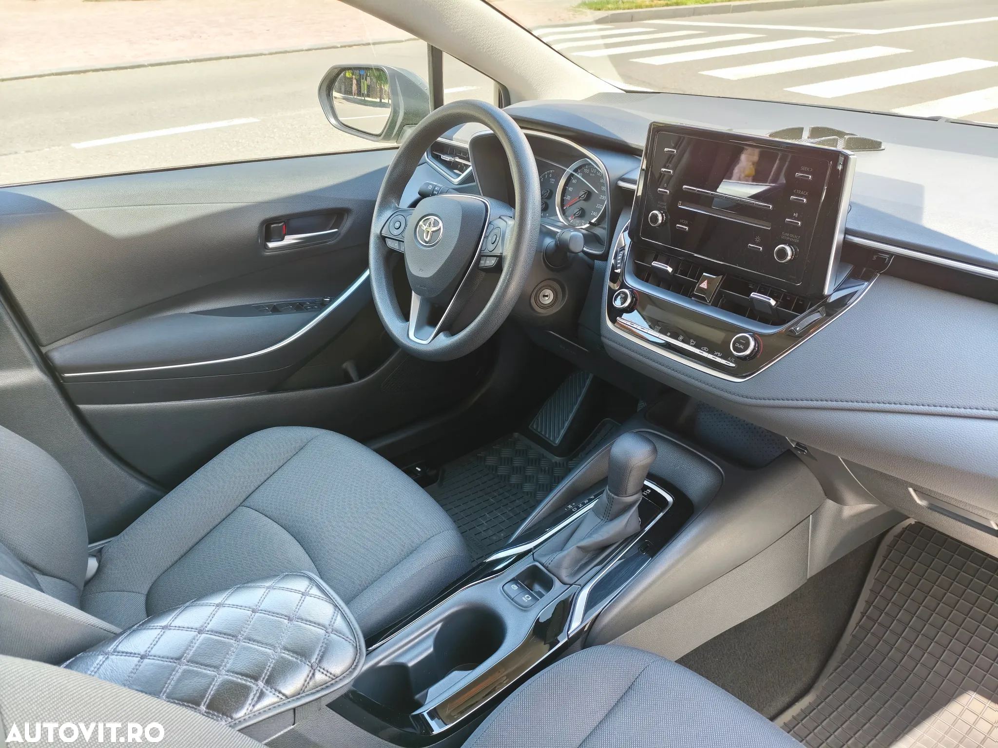 Toyota Corolla Sedan 1.6 CVT Dynamic - 10
