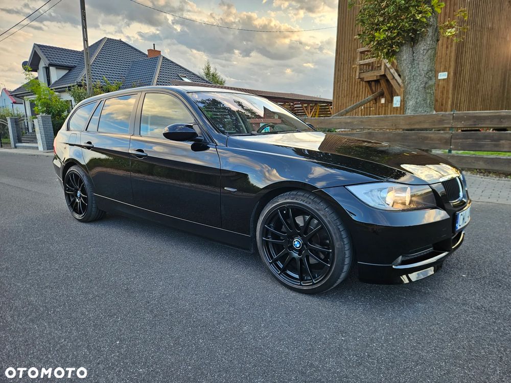BMW Seria 3 318i - 4